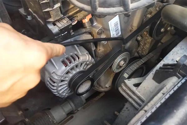 林周转速传感器的工作原理是什么？