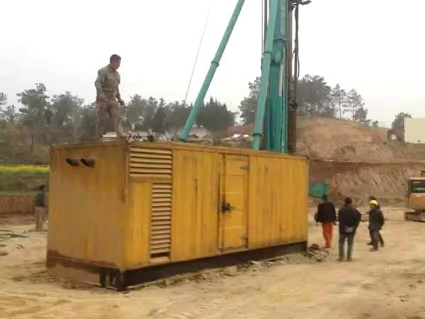 林周如何判断水冷式机油散热器密封件是否需要更换？